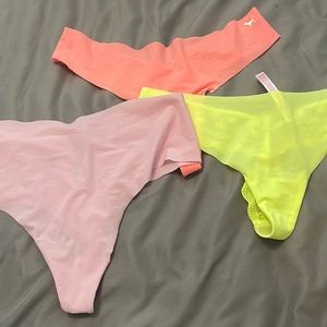 VS thong lot